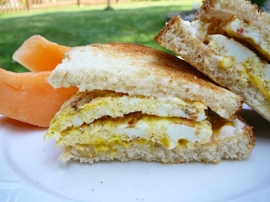 How to Make a Classic Egg Sandwich Step-by-Step